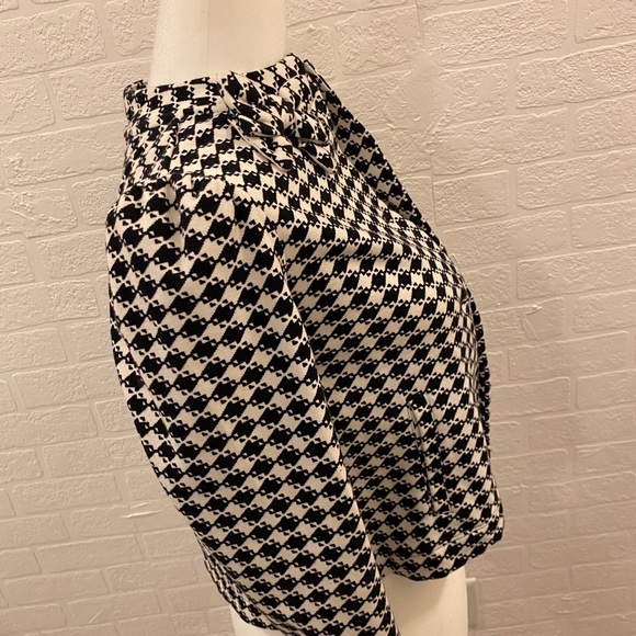 Girls black and white checkered blazer. - Picture 3 of 7
